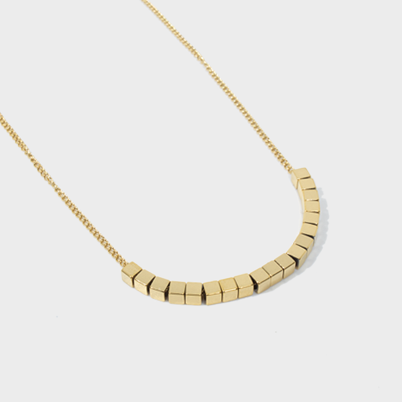 Collar Cubos